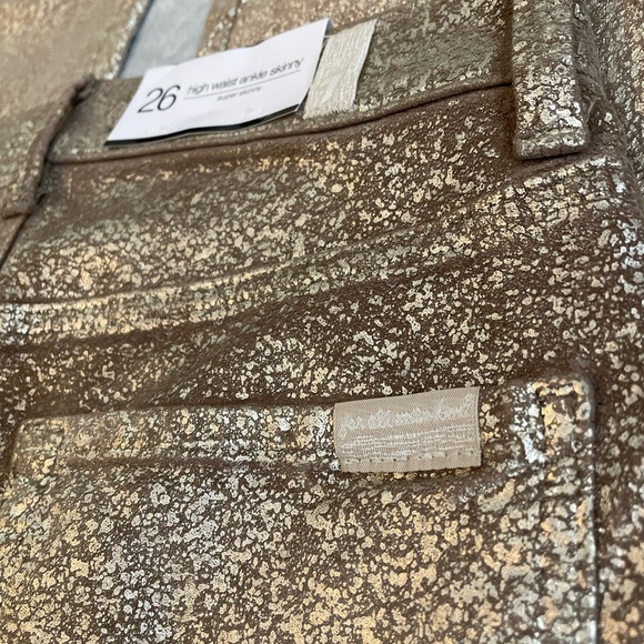 NWT 7 For All Mankind Gold Shimmer Textured Pants - Picture 4 of 8